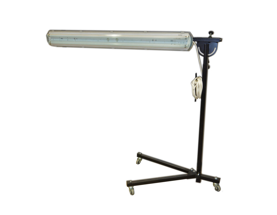 Lampe de débosselage sur pieds réglables de 1 à 1.8M chez FERLOR FIXOUTIL